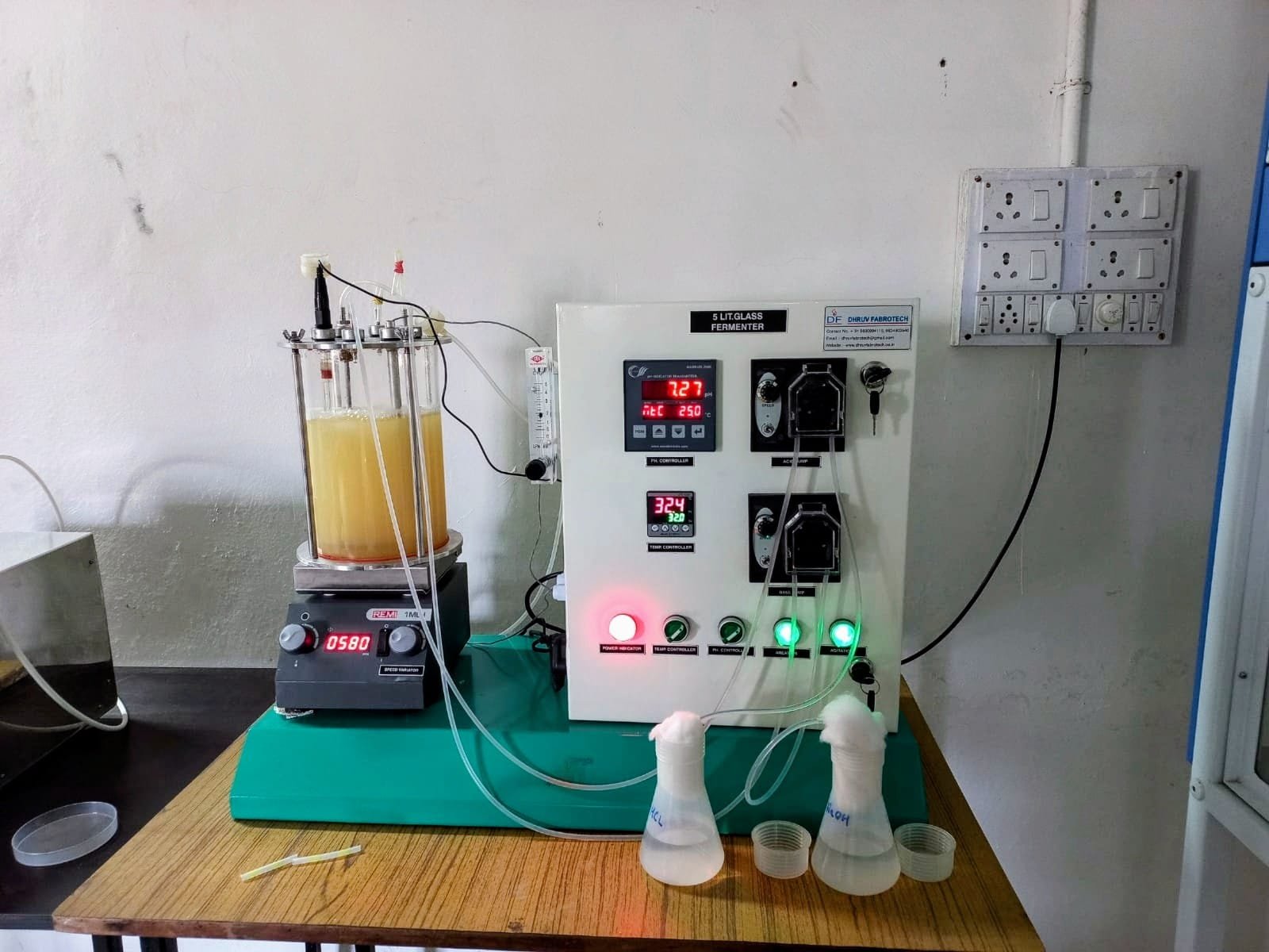 Autoclavable Glass Fermenter in india